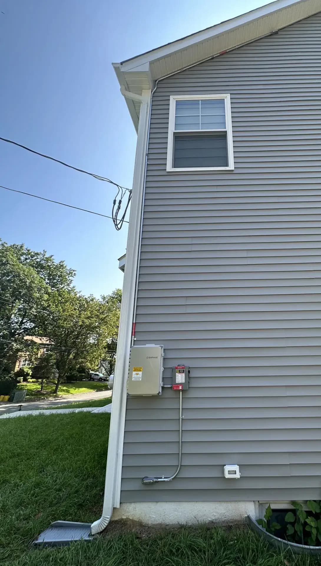 Slate-textured roof showing the clean REC 405W panel array in East Brunswick NJ